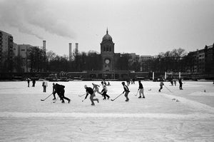 The Community Aspect of Hockey Friendships on Ice